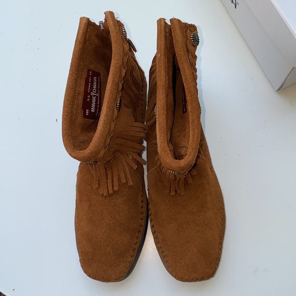 AUTH NIB MINNETONKA Hi-Top Back Zip Boot Brown - Picture 2 of 10